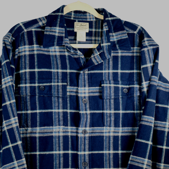 LL Bean Traditional Fit Mens Shirt Size L -Reg Blue Plaid Flannel Heavier Weight - Picture 2 of 5